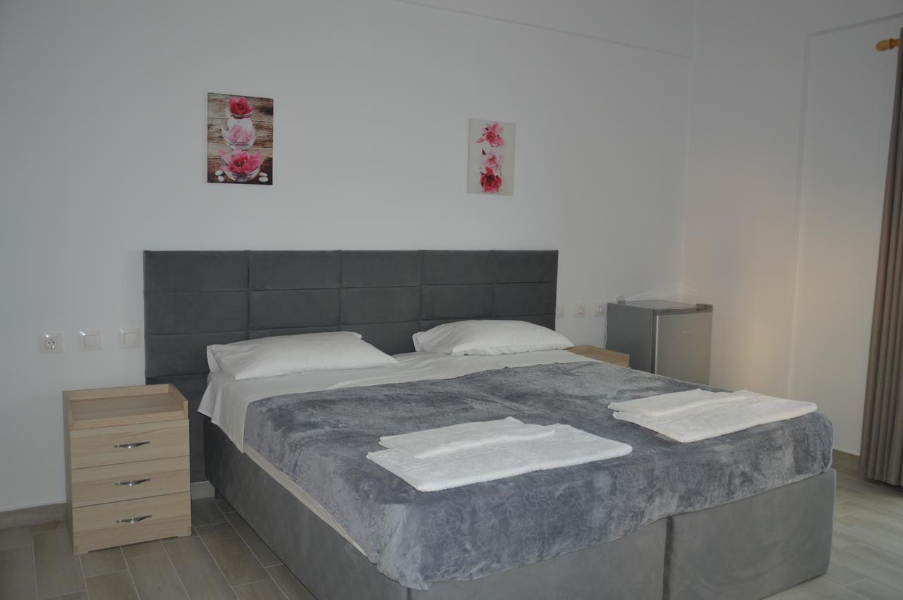 Mihalis Apartments Himarë Eksteriør billede