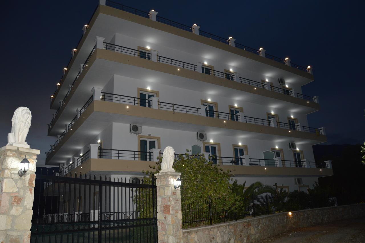Mihalis Apartments Himarë Eksteriør billede