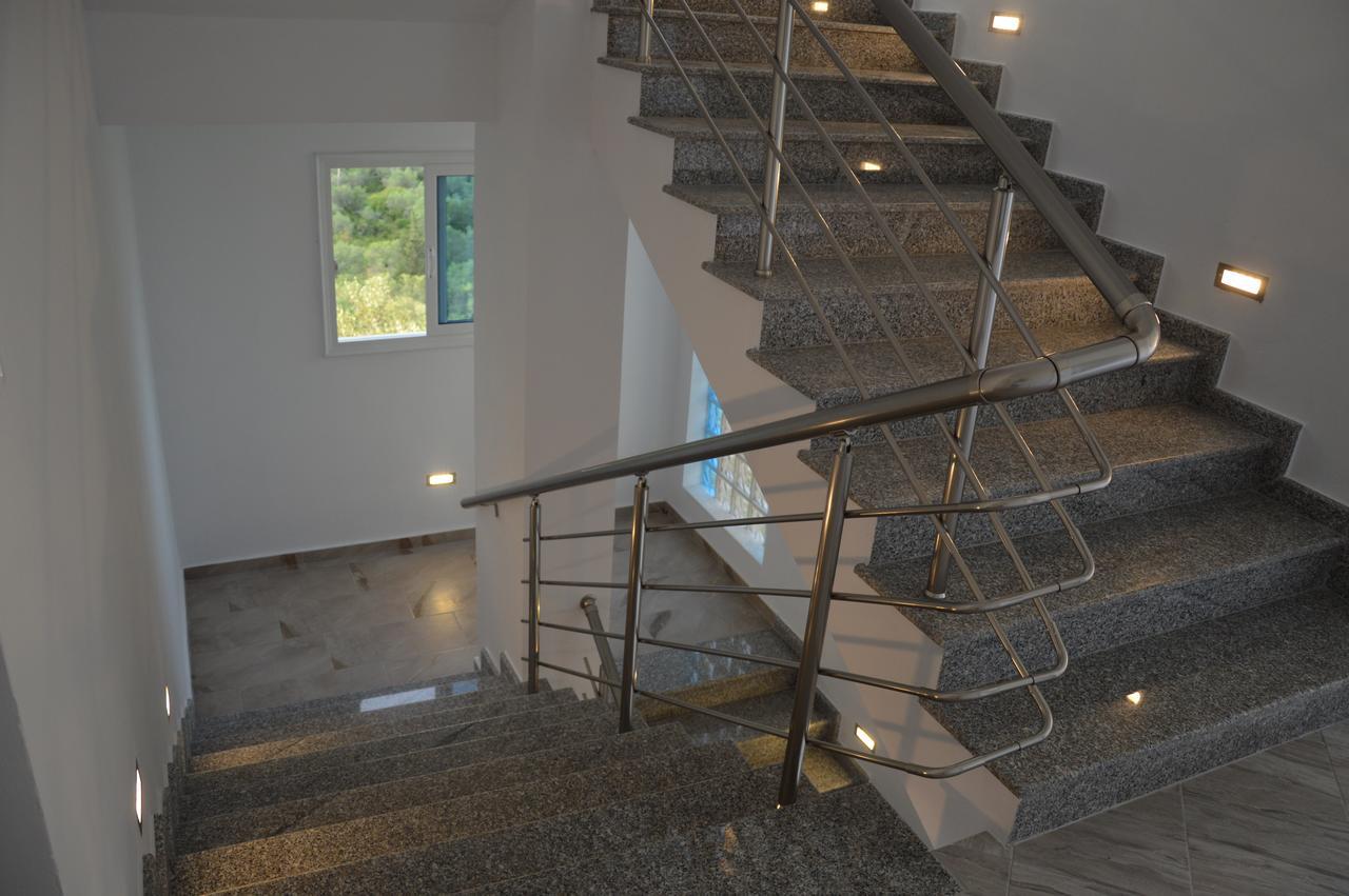 Mihalis Apartments Himarë Eksteriør billede