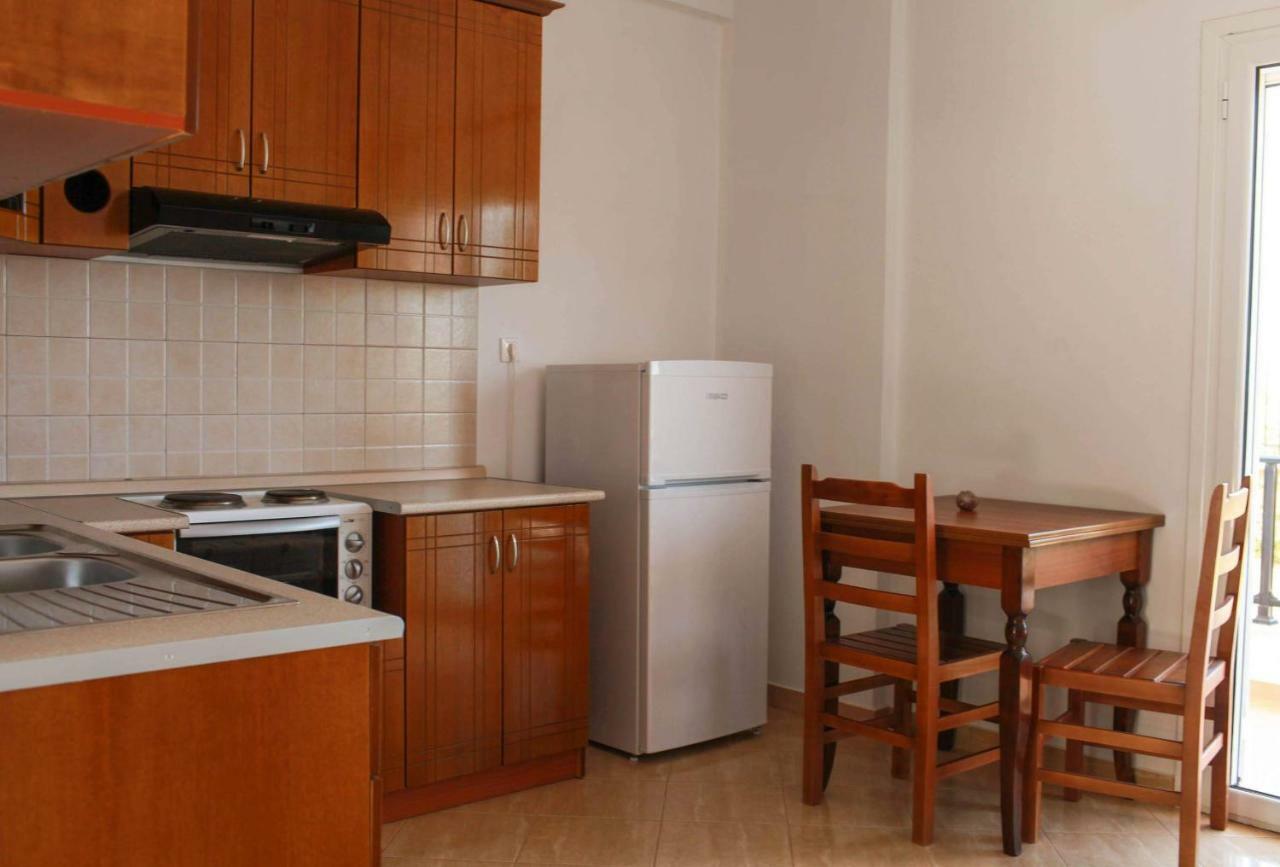 Mihalis Apartments Himarë Eksteriør billede