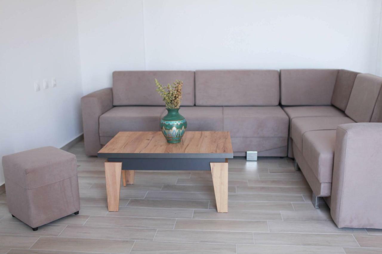 Mihalis Apartments Himarë Eksteriør billede