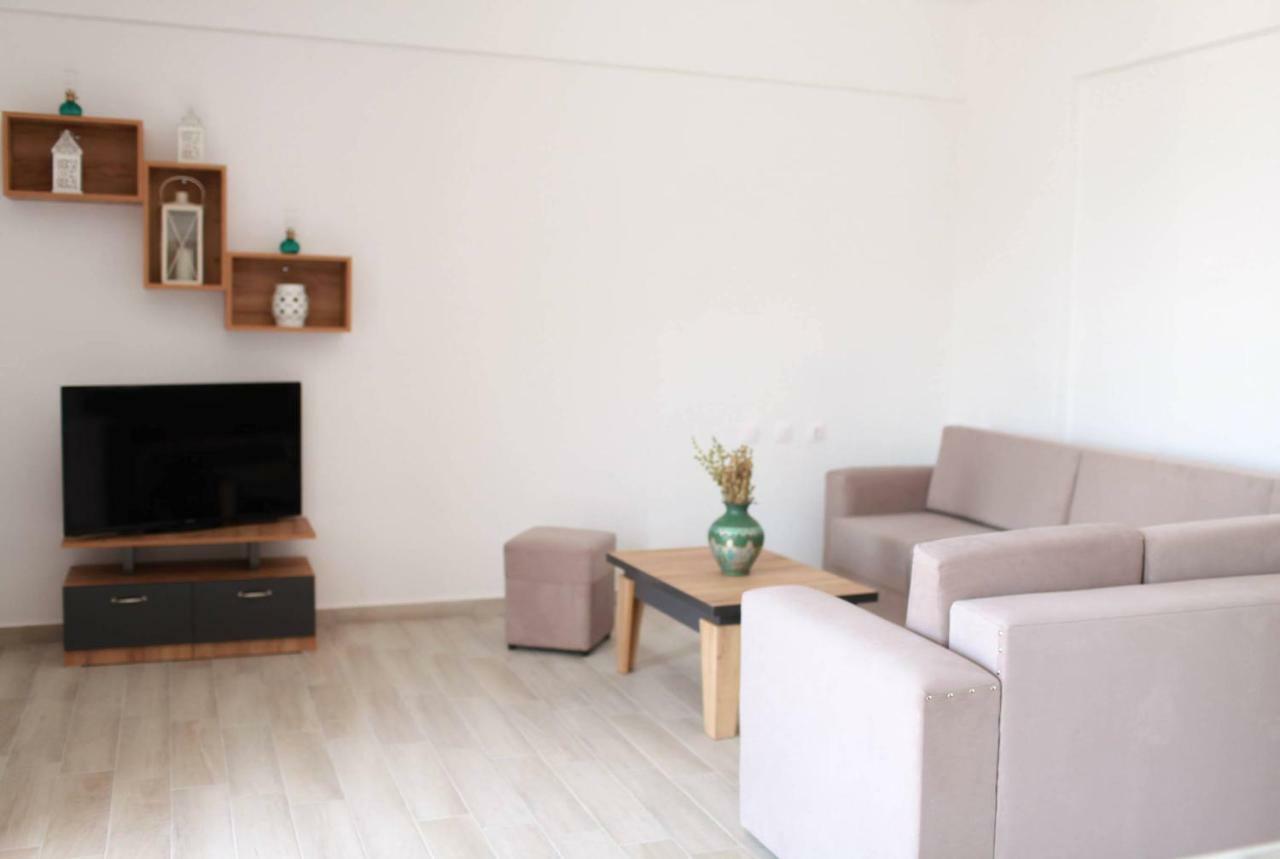 Mihalis Apartments Himarë Eksteriør billede